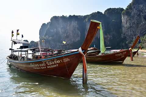 Vehicle in Thai - เรือหางยาว